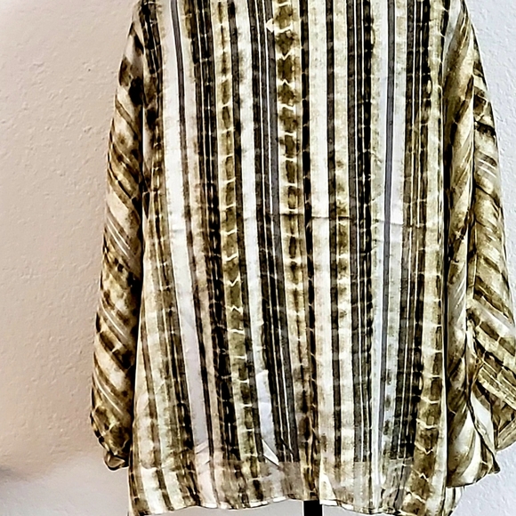 Green Silk-like Topper - Picture 3 of 3